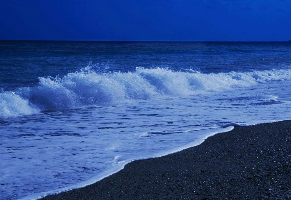 Doi români au murit în Tenerife după ce au fost luați de un val uriaș dintr-o piscină naturală