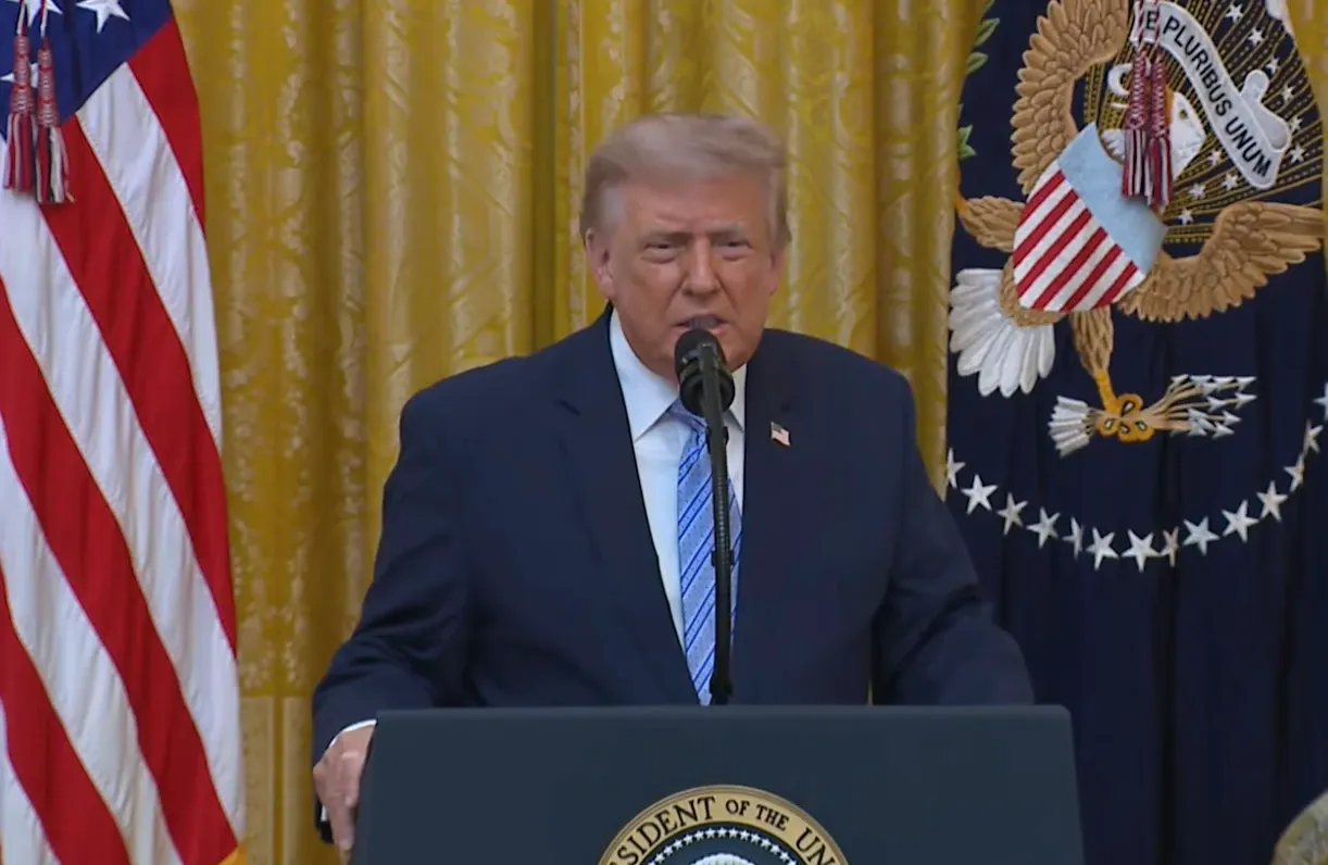 Trump susține că China a furat 220 de milioane de fișiere cu date ale alegătorilor și anunță investiții noi de 110 miliarde de dolari