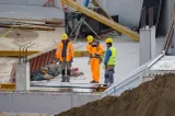 Spania caută 700.000 de muncitori în construcții: salariile ajung la 30.000 de euro