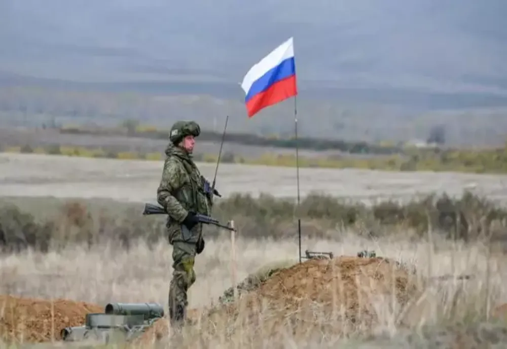 RUSIA SE PREGĂTEȘTE SĂ TRIMITĂ ZECI DE MII DE TRUPE LA GRANIȚA CU PATRU STATE NATO