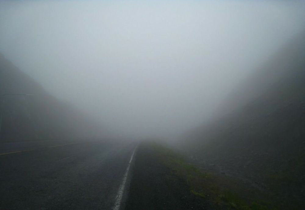 INFOTRAFIC: Ceață densă pe mai multe drumuri din țară