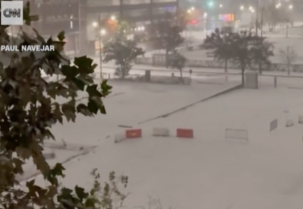 O FURTUNĂ DE ZĂPADĂ RARĂ LOVEȘTE SUDUL STATELOR UNITE